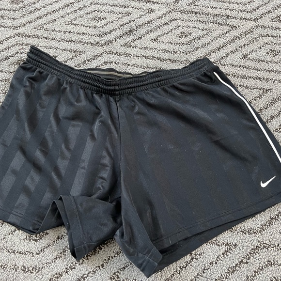 6 pairs of Nike Dri-fit athletic / soccer shorts XL - Picture 2 of 7